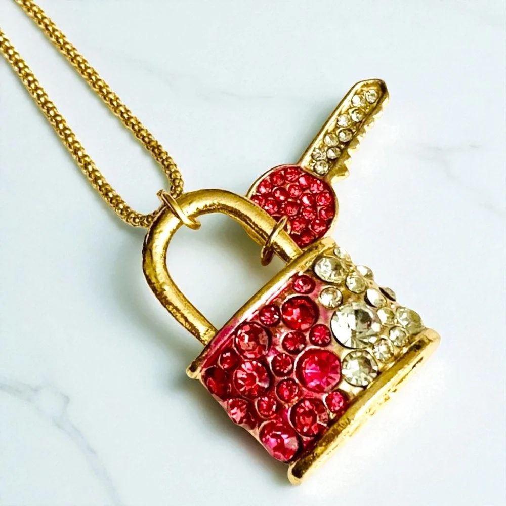 Gold and Pink Crystal Padlock &  Key Necklace NWOT 27.5” chain